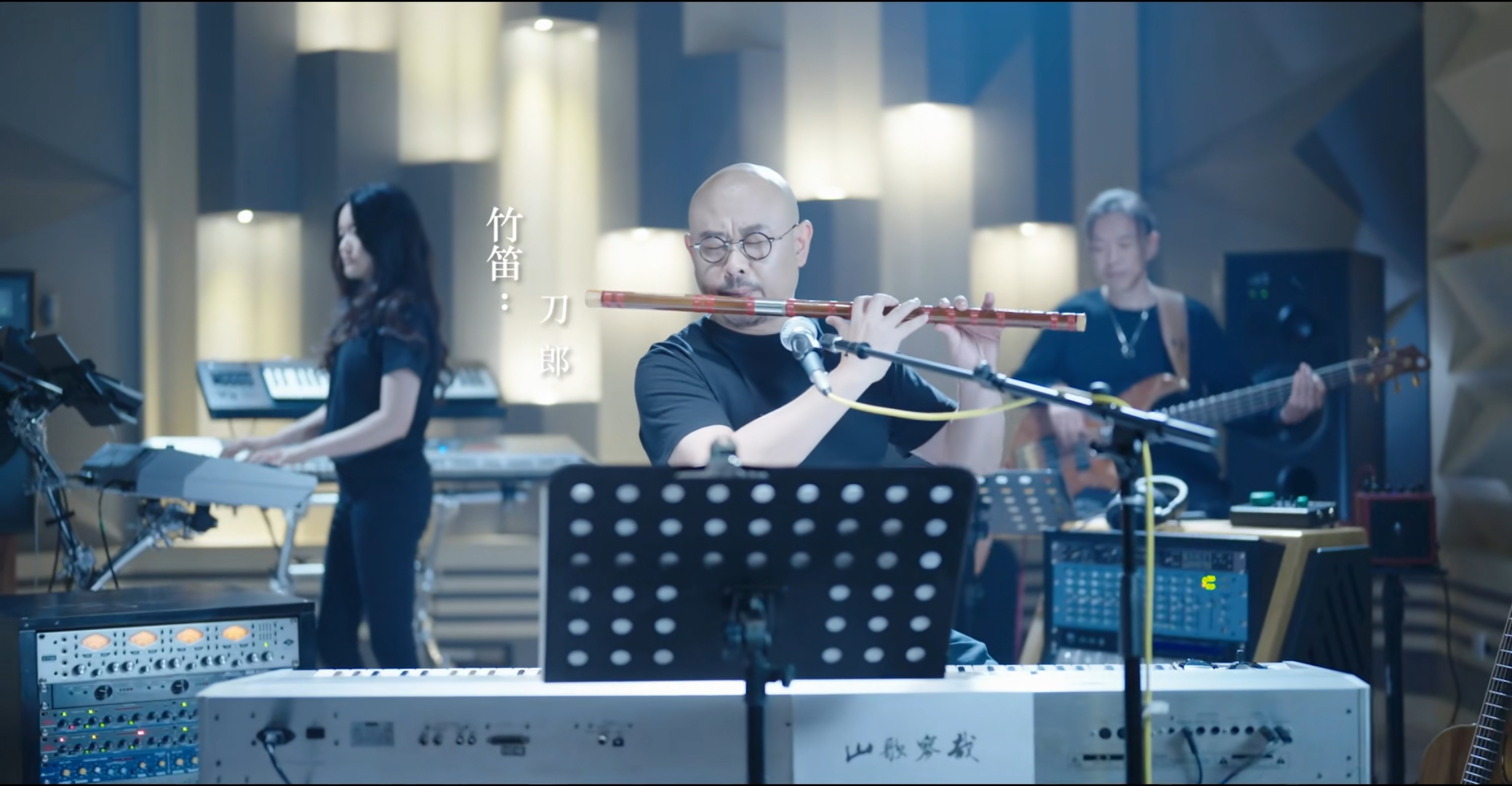 响彻大江南北的《偏偏》-江博客